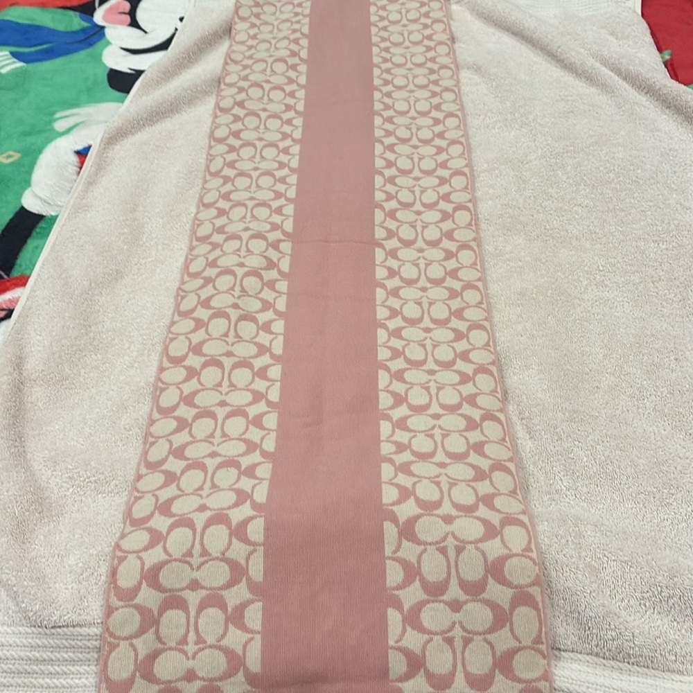 Coach Scarf - Picture 4 of 10